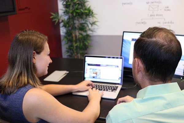 Comment définir votre stratégie marketing avec l'aide d'une agence de communication ?